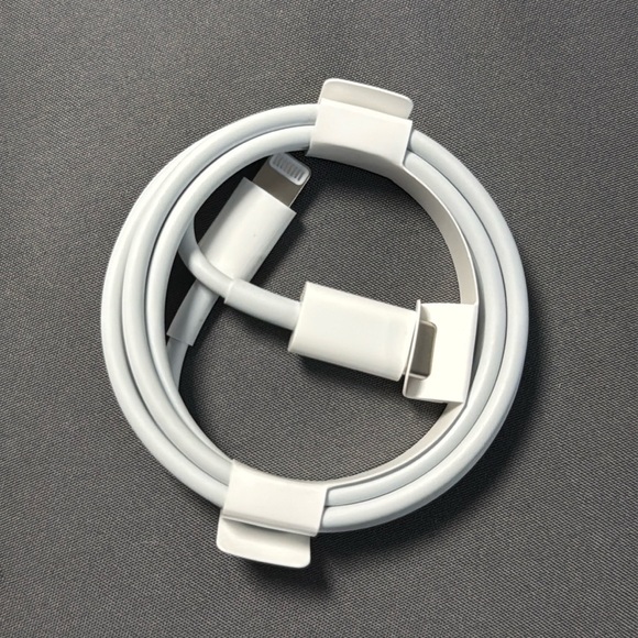 Apple USB-C to Lightning Cable - Picture 1 of 1